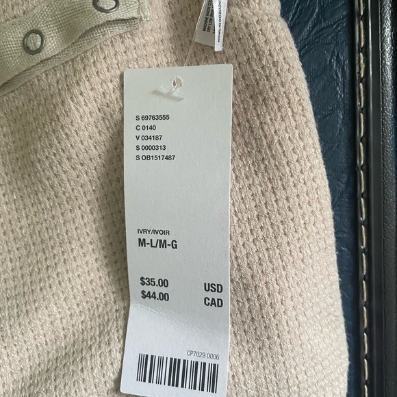 Urban Outfitters Out From Under Cream Sleeveless Knit Crop Top Sz ML - Picture 2 of 4